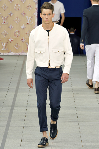 Louis Vuitton / - 2012